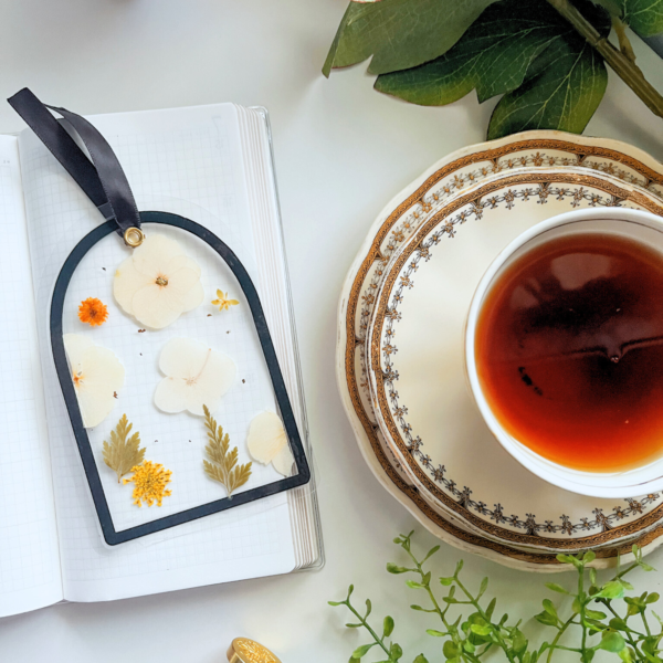 Arched black small page marker Arched Black Small Page Marker